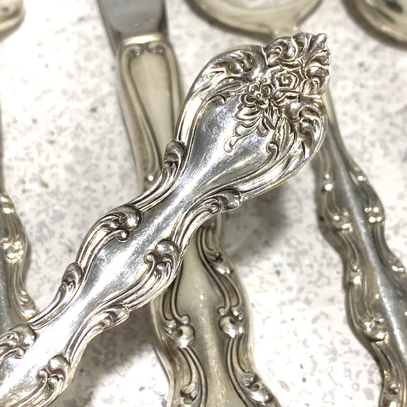 20 PC International Silverplate Interlude Flatware Set 4 place settings 1971 - Picture 7 of 8